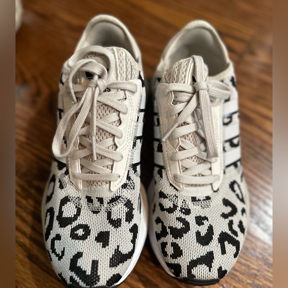 Gently used Adidas Women's SIZE 8.5 Swift
Run X Leopard Print Running Shoe